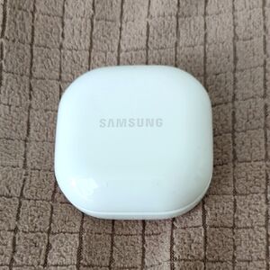 Samsung White Earbuds2 True Sound